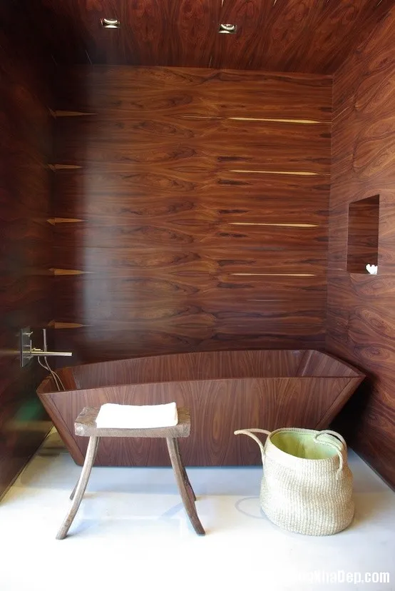Phòng tắm bình yên mộc mạc với gỗ