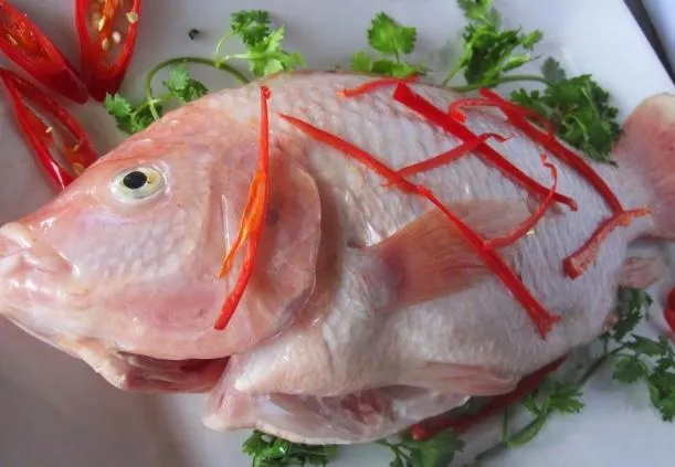 Tối nay ăn gì: Cá diêu hồng sốt cà chua chuẩn vị, không tanh