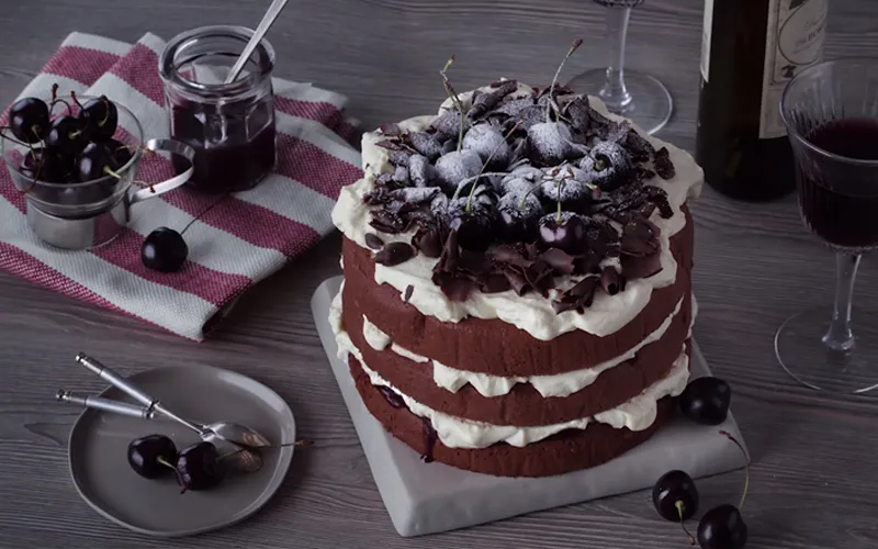 Cách làm bánh Black Forest gato ngọt ngào tặng người thương