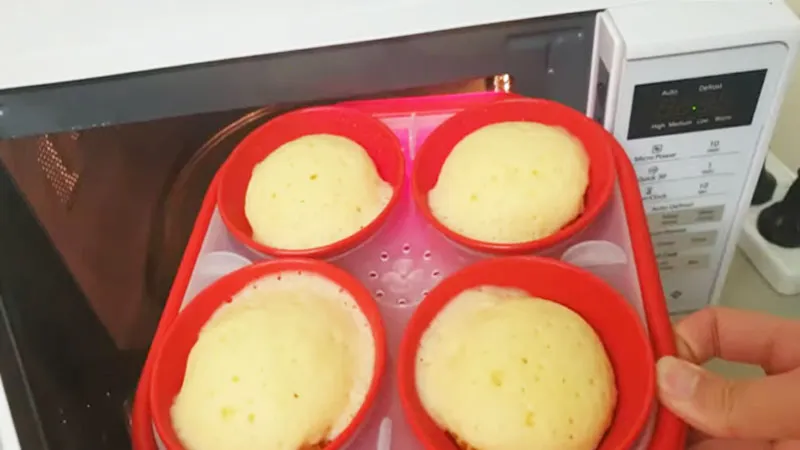 Cách làm bánh cupcake thơm ngon với những dụng cụ sẵn có trong bếp