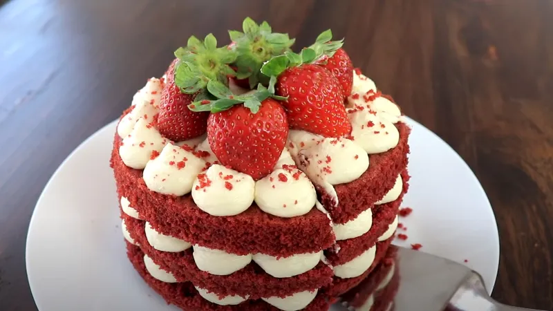 Cách làm bánh Red Velvet béo mịn, thơm ngon đơn giản tại nhà