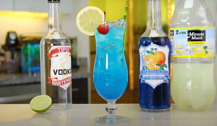 Cách làm cocktail blue lagoon tươi mát, vô cùng bắt mắt