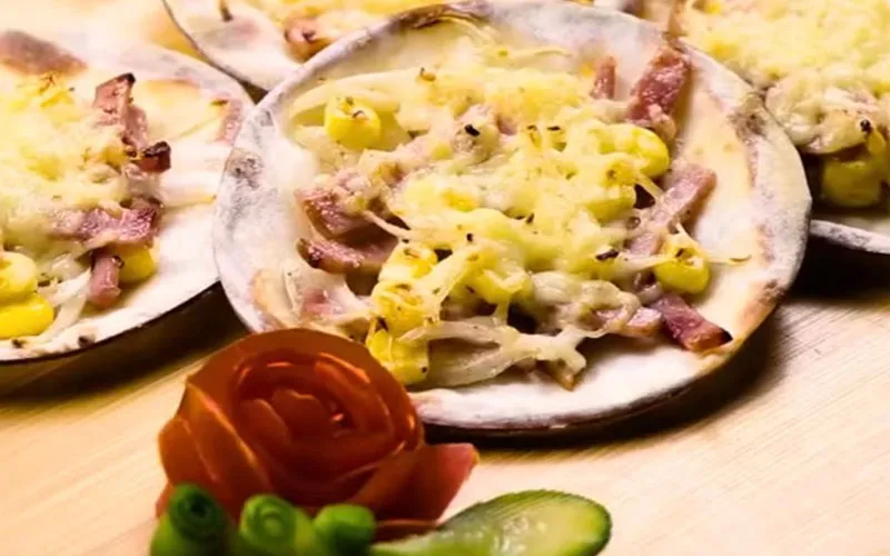 Cách làm pizza jambon mini thơm ngon lạ miệng cực đơn giản