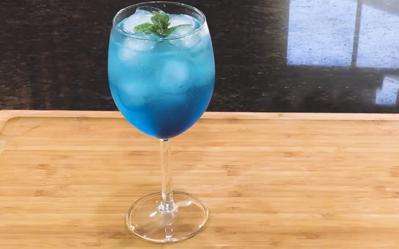 Cách pha chế deep blue soda biển xanh sâu thẩm cực mát lạnh