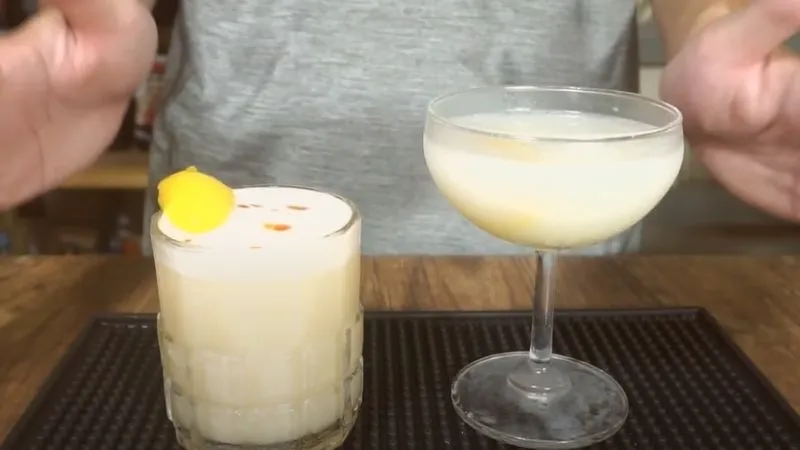 Cách pha chế Whiskey Sour cocktail lạ miệng, kích thích vị giác