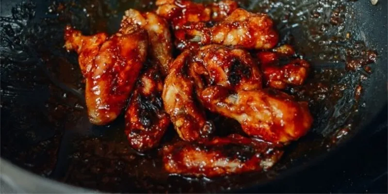 Gà nướng sốt nước mắm cay, sốt teriyaki và sốt tiêu đen