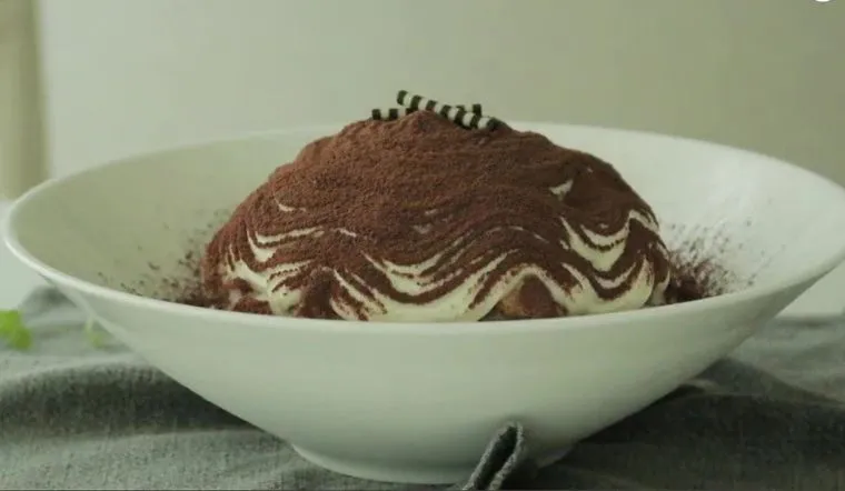 Hướng dẫn cách làm tiramisu bingsu ngon lạ, béo thơm để cả gia đình đều thích mê