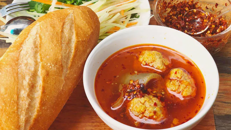 Hướng dẫn làm bánh mì xíu mại Đà Lạt thơm ngon, phong cách truyền thống