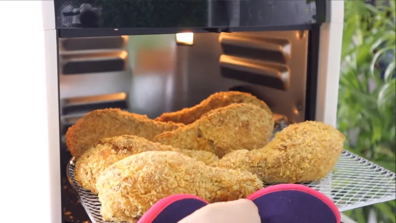 Hướng dẫn làm gà rán KFC giòn rụm không ngán bằng nồi chiên không dầu