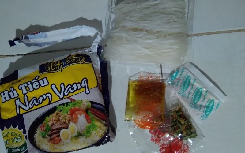 Review 3 hương vị hủ tiếu Nhịp Sống: Sườn heo, bò kho và Nam Vang